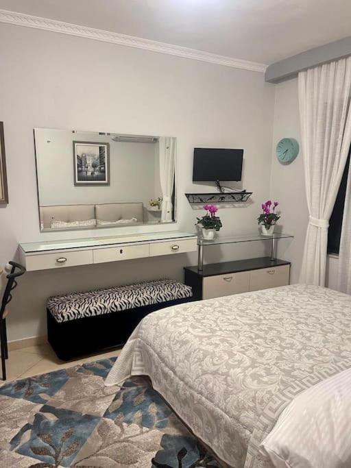 Nice Central Apartment In Tirana City Eksteriør billede